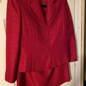 Very nice suit for work or special occasion